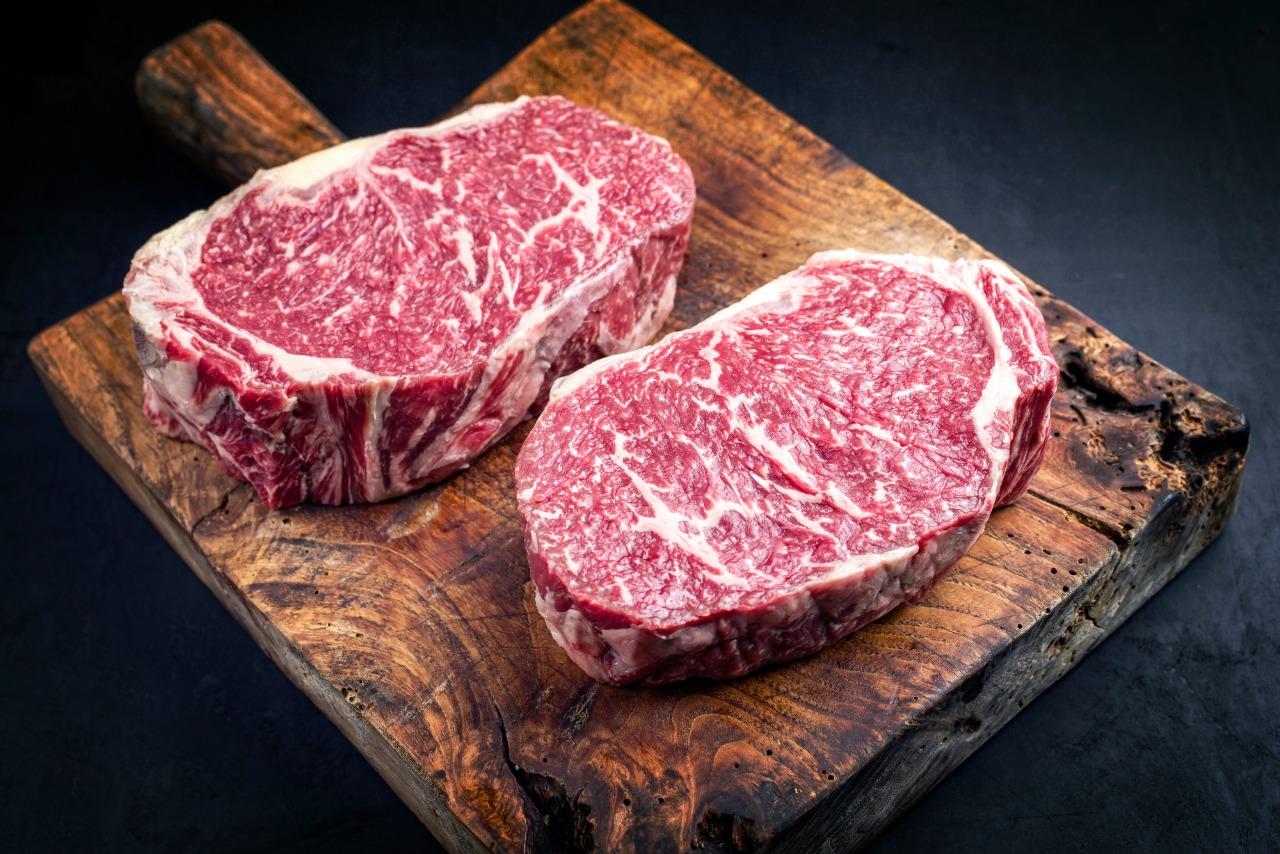 Conheça a carne Wagyu, a mais cara do mundo, que produtores tentam tornar acessível no Brasil