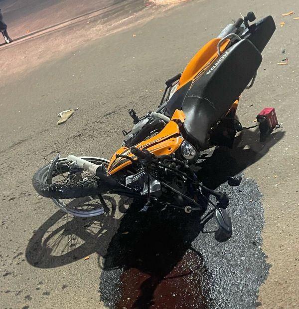 Motociclista fica gravemente ferido após colisão com carro em Vilhena