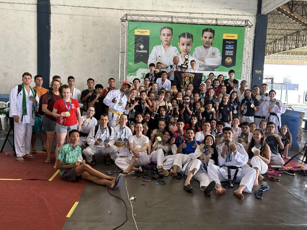 Academia Pequeno Dragão lidera a 1ª fase do campeonato estadual de karatê da FEKIR em Ji-Paraná