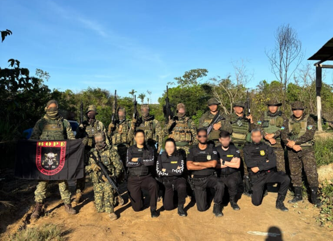 Ação integrada entre BPA, BOPE e Polícia Civil resulta em apreensões de armas, munições e aves silvestres no Distrito de Jaci Paraná