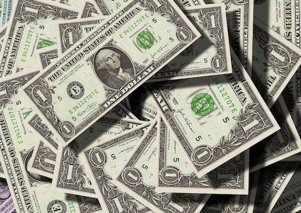 Dólar sobe a R$ 6,08 com guerra tarifária entre EUA e China