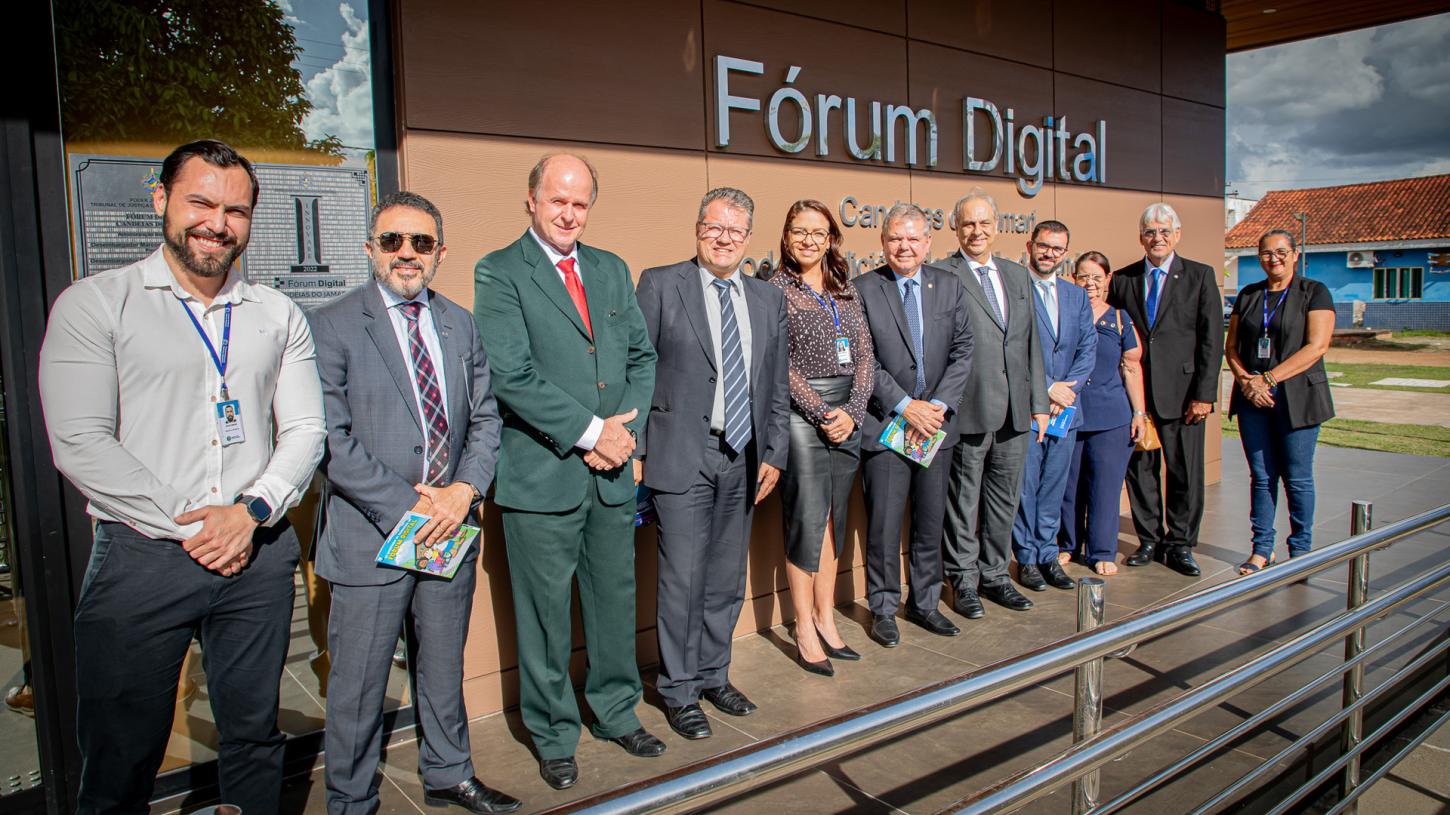Durante Congresso Internacional de Juizados Especiais, desembargadores de cinco estados visitam Fórum Digital, do TJRO