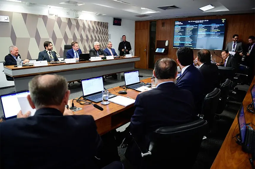 Novo Código Eleitoral: Quarentena de 4 anos para 