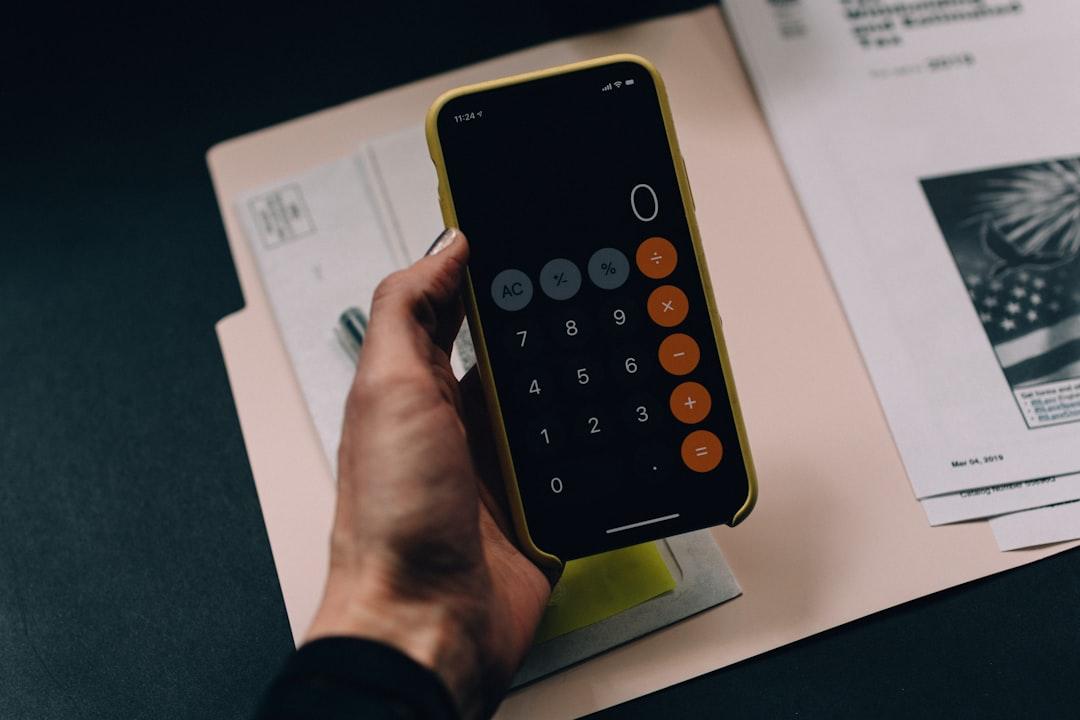 Super-ricos pagam menos IR que trabalhadores comuns; alguns bilionários recolhem apenas 1,49%