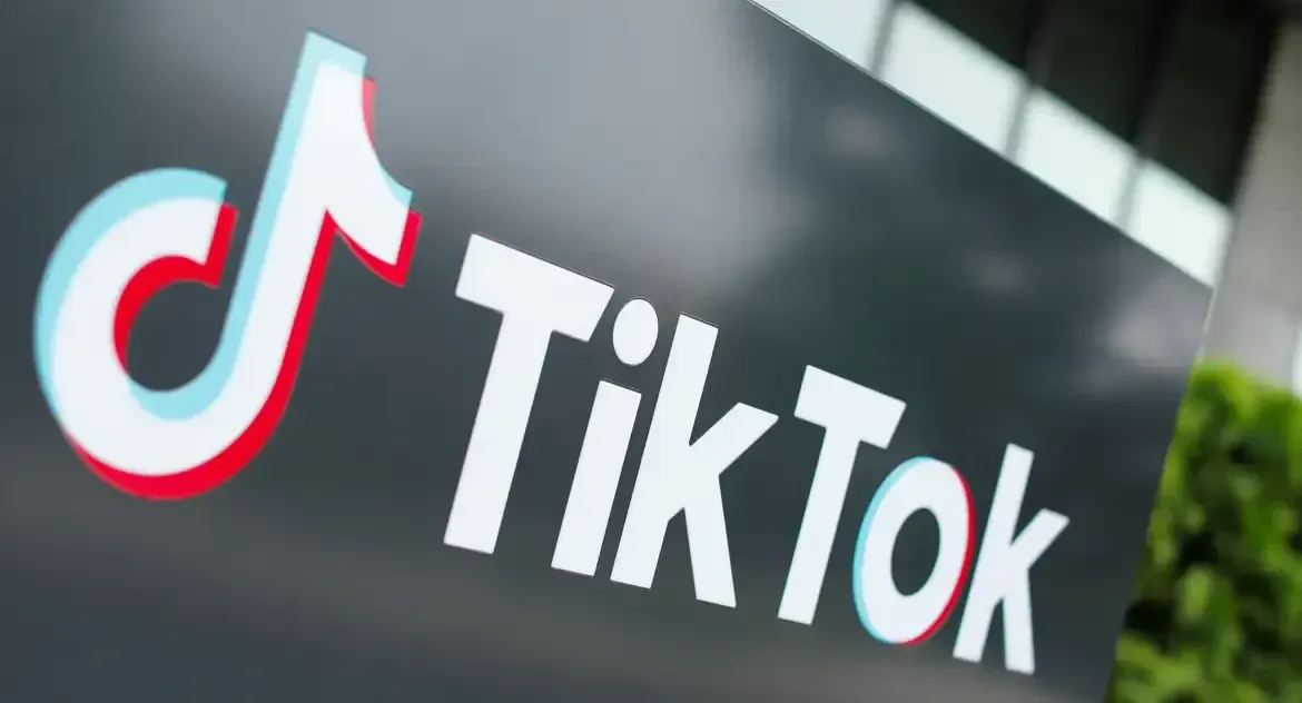 TikTok lança sistema de verificação de fatos com notas da comunidade nos EUA para combater desinformação