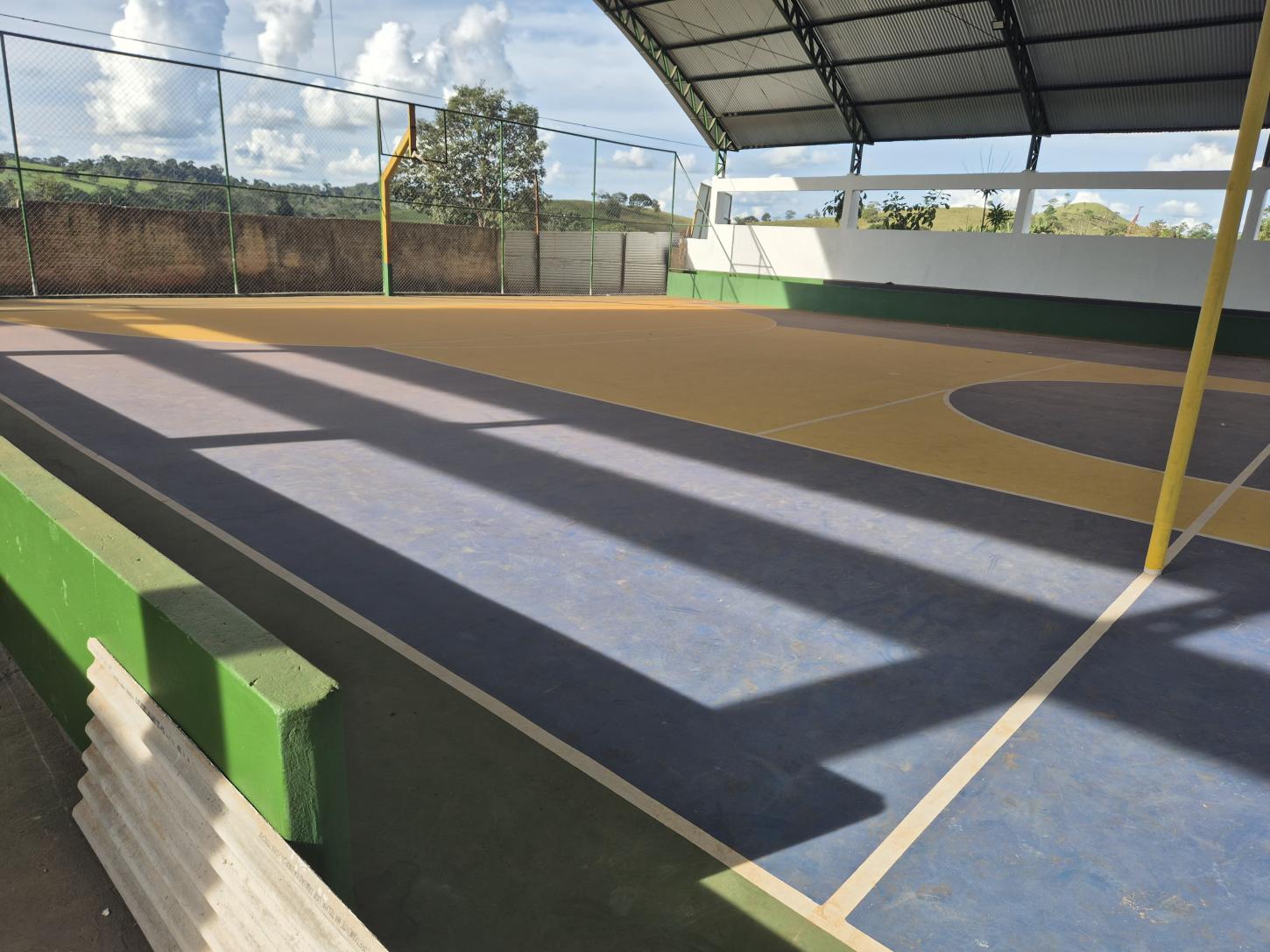 Alta Floresta: Quadra poliesportiva da Escola José Basílio é reformada após indicação do deputado Jean Oliveira