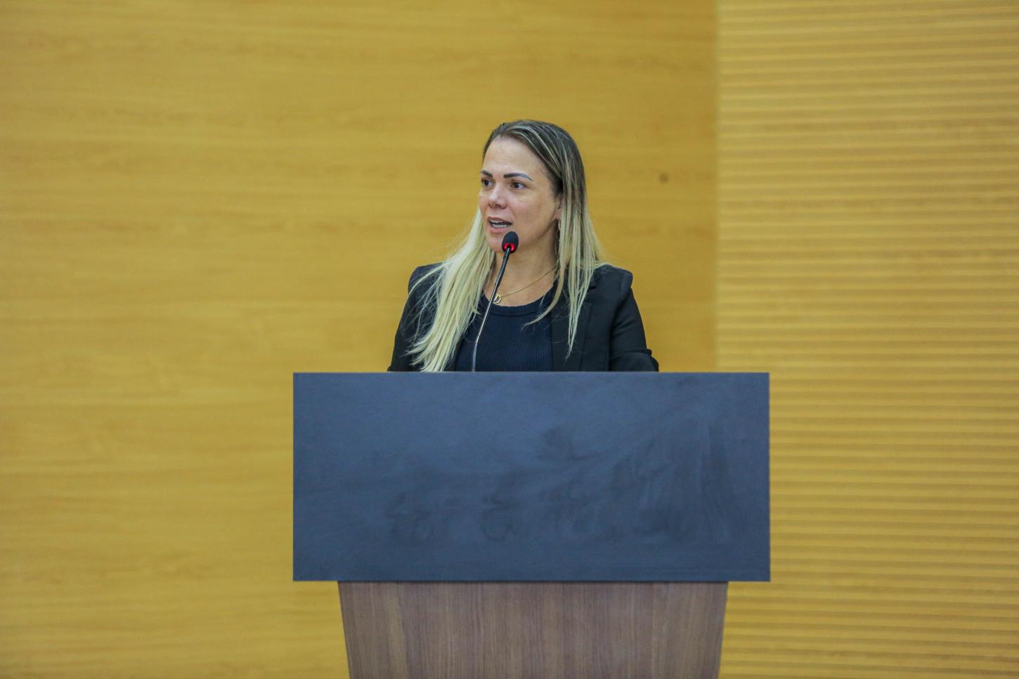 Centro de ensino em Ji-Paraná recebe recursos do mandato da deputada Cláudia de Jesus