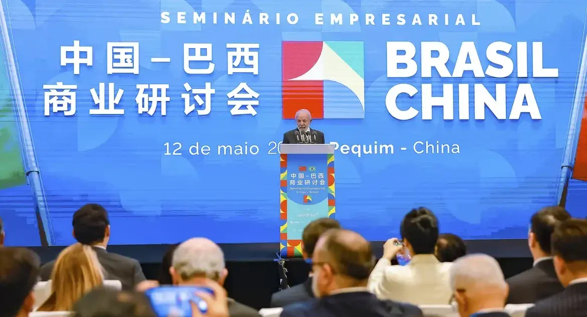China anuncia investimento de R$ 27 bilhões no Brasil com foco em infraestrutura, tecnologia e educação, diz Lula
