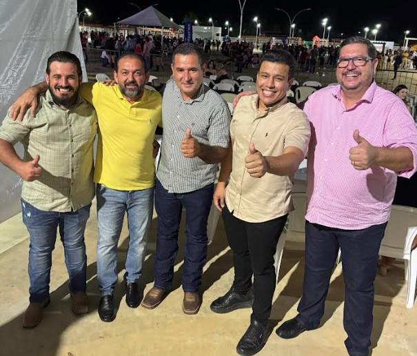 Deputado Laerte Gomes prestigia 37º aniversário de Machadinho D'Oeste ao lado de autoridades regionais