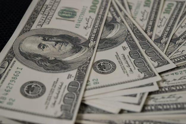 Dólar em alta, cotado a R$ 5,67