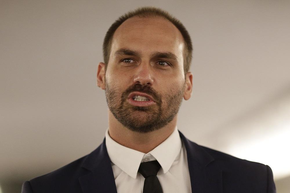 Inquérito contra Eduardo Bolsonaro gera reação de juristas e levanta debate sobre imunidade parlamentar