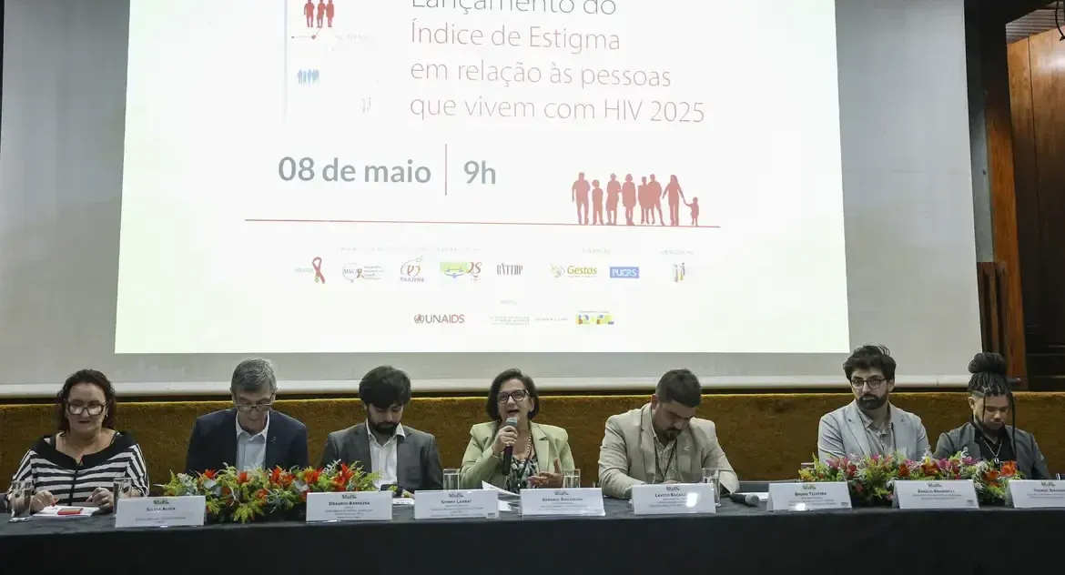 Mais da metade das pessoas com HIV no Brasil já sofreram discriminação, aponta Índice
