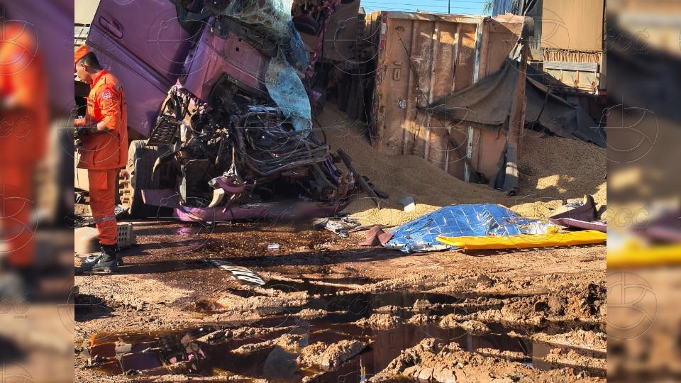 Motorista de Vilhena morre em engavetamento na BR-364, em Candeias do Jamari