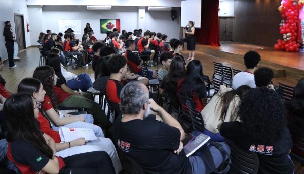MPRO leva debate sobre racismo estrutural à escola da Capital