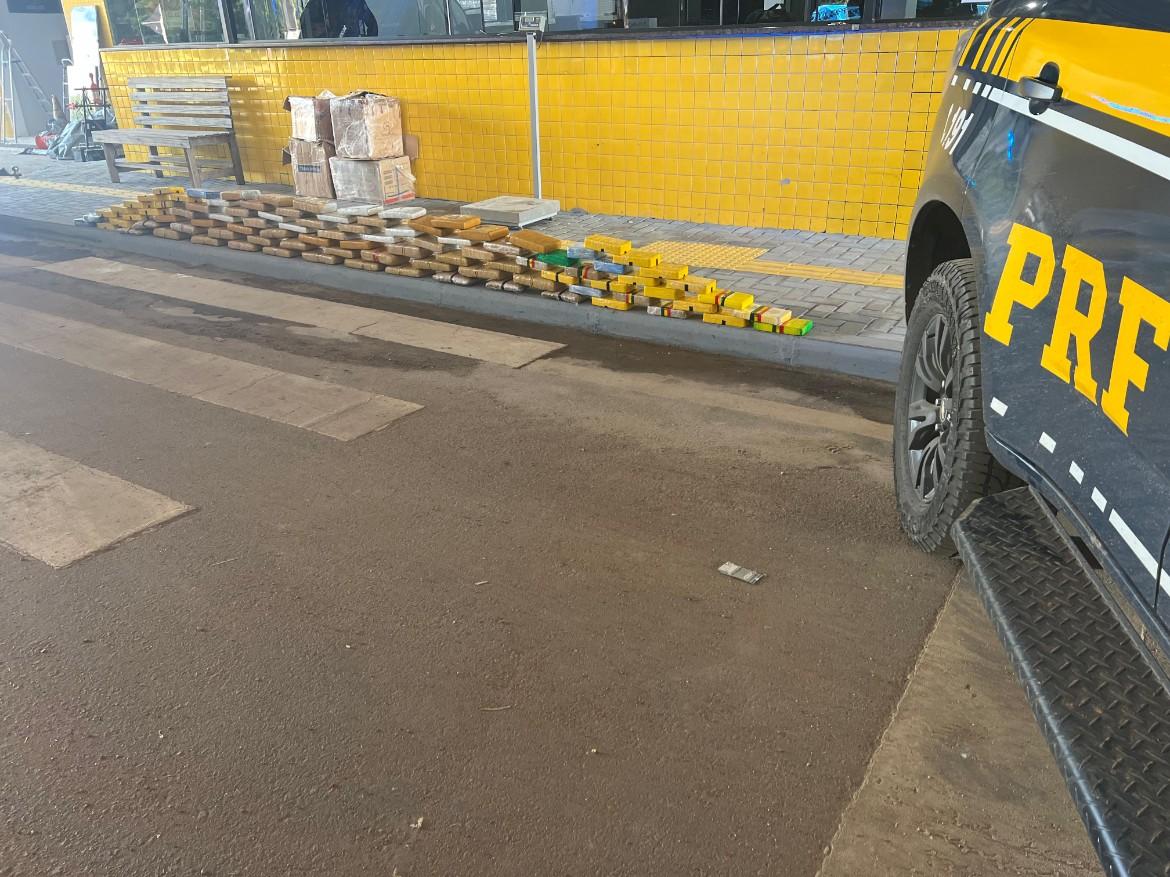PRF apreende 100 kg de drogas escondidos em caminhão na BR-364