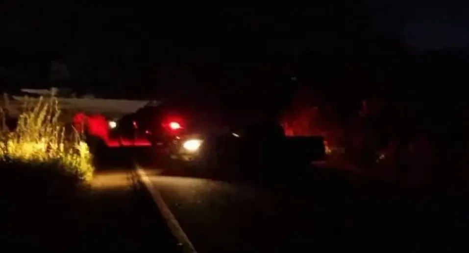 Tombamento de carreta-tanque interrompe tráfego na BR 364 entre Vilhena e Comodoro