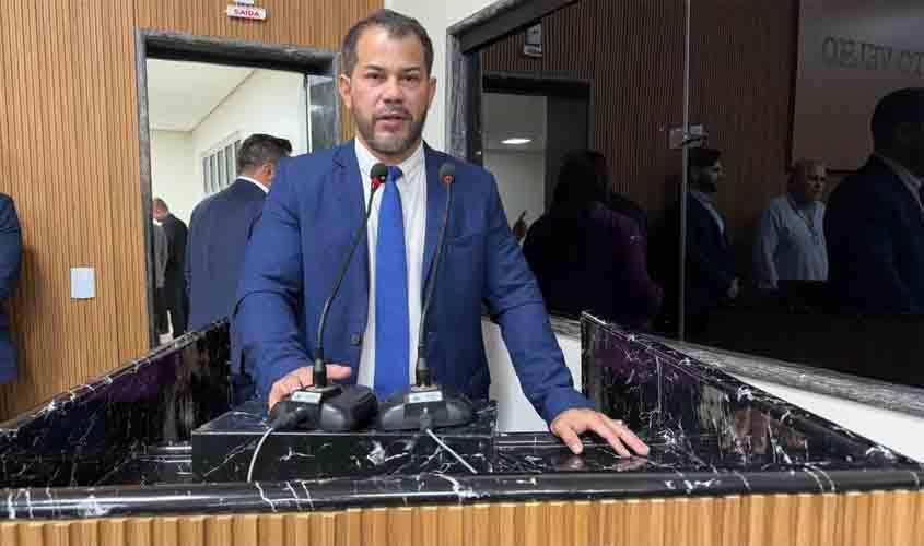 Antiga ponte de madeira é substituída por rua com manilhamento após pedido do vereador Nilton Souza