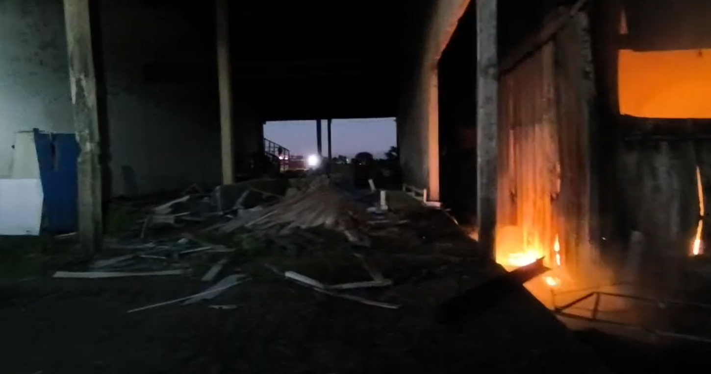 Barracão da Prefeitura é alvo de incêndio criminoso em Vilhena, dois suspeitos são presos