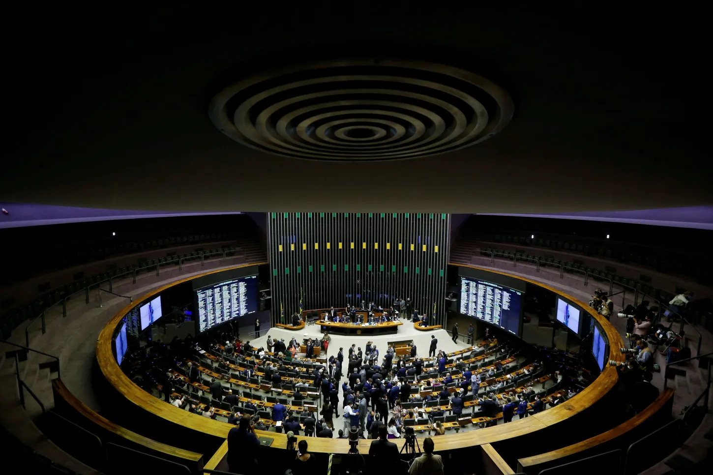 Câmara aprova transferência eletrônica de veículos e moderniza processo no Brasil