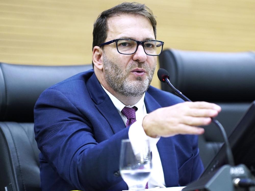 Deputado Alex Redano indica convênio para oferta de cateterismo cardíaco gratuito em Ariquemes