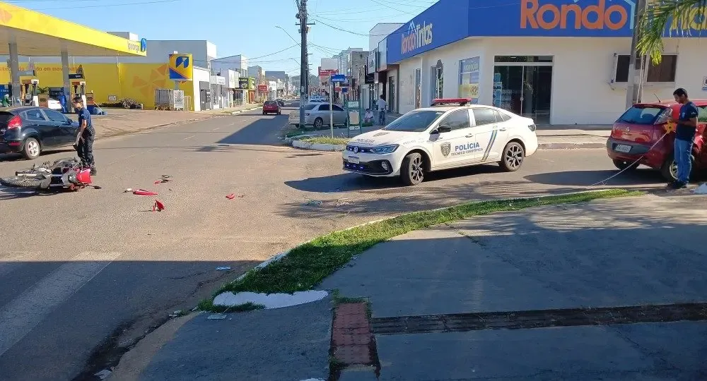 Veículo avança preferencial e causa acidente com motocicleta