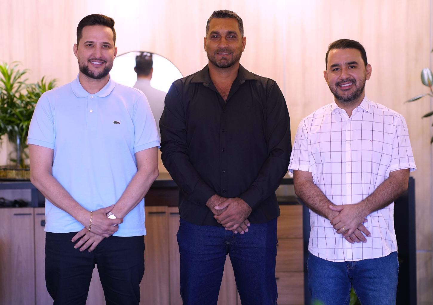 Vereador Negão da 98 apresenta demandas de São Miguel do Guaporé em visita à presidência da Alero