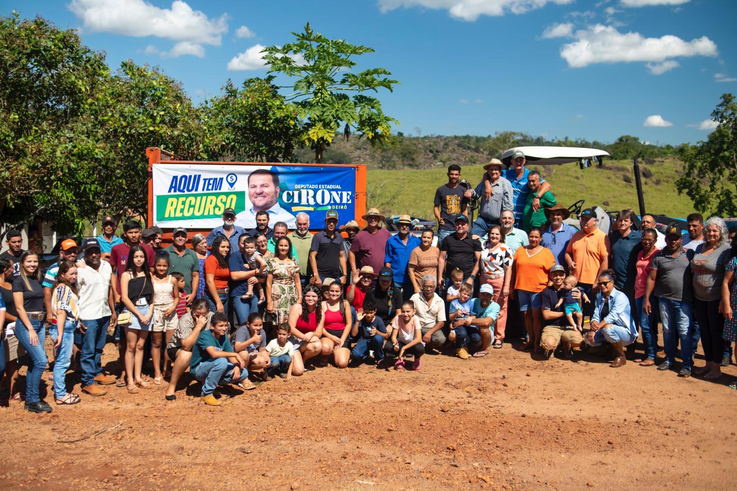 Associações rurais de Espigão recebem implementos com apoio de Cirone Deiró