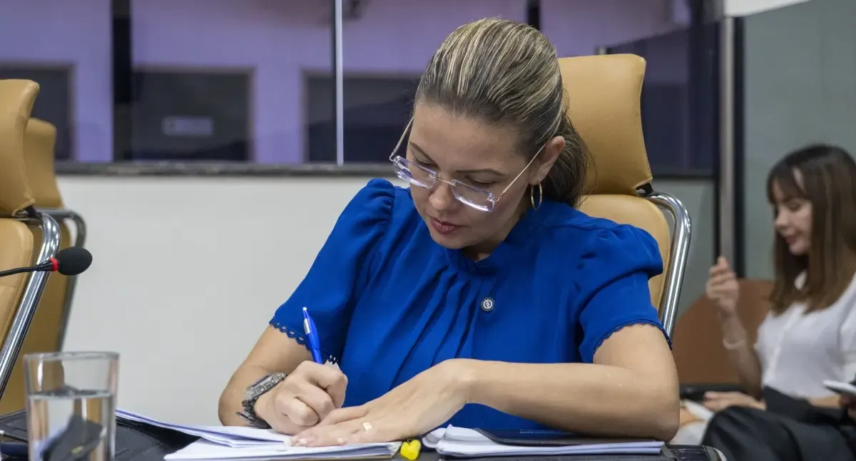 Câmara aprova projeto de Sofia Andrade para conscientizar sobre perigos dos desafios virtuais nas escolas de Porto Velho