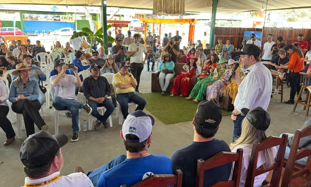 Deputado Alex Redano participa da abertura da Agroari 2025 e defende equilíbrio entre políticas ambientais e fortalecimento do agronegócio