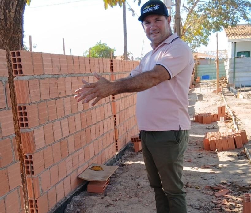Escola de Candeias recebe melhorias com apoio de Cirone