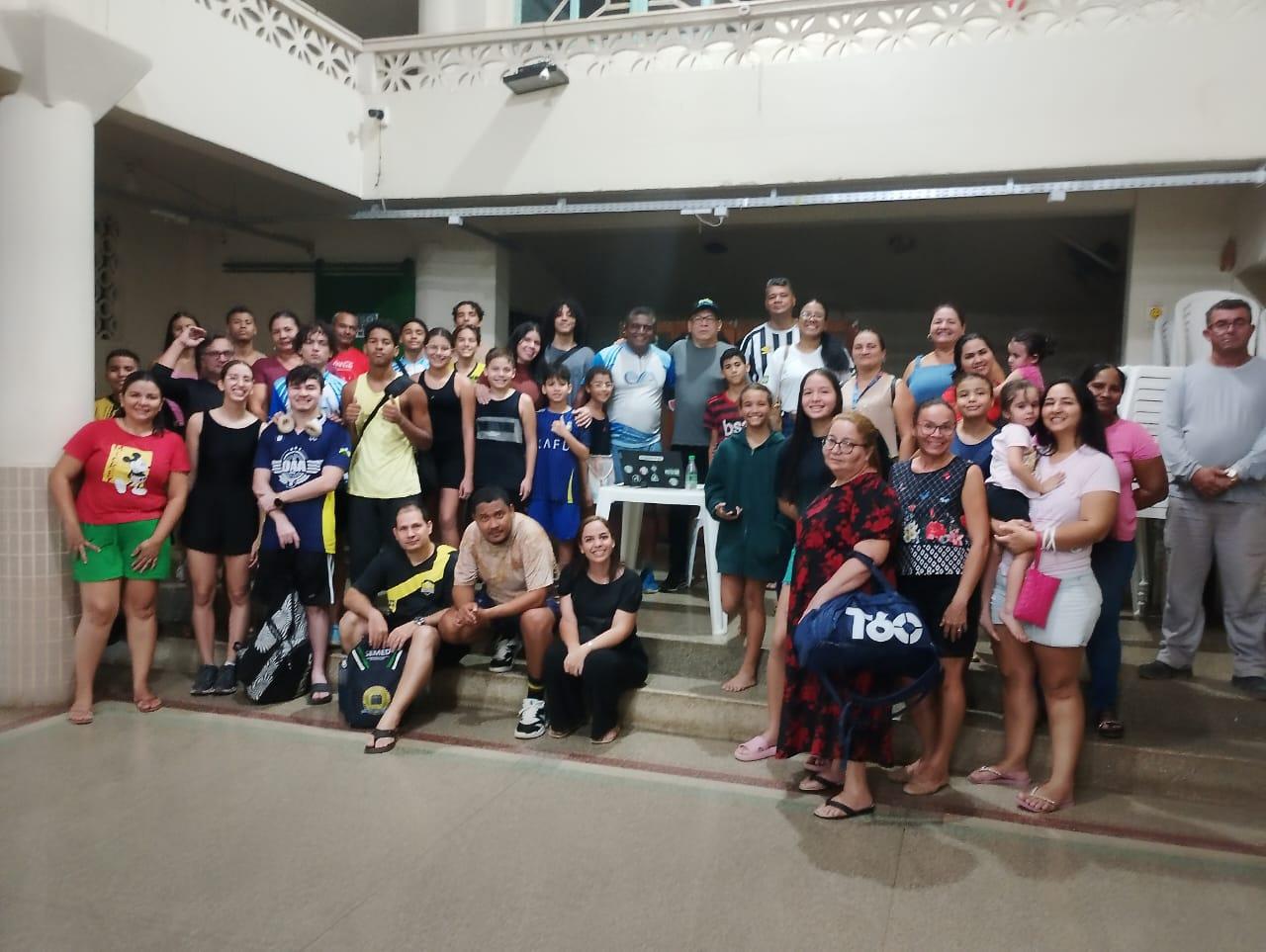 Eyder Brasil garante transporte e leva delegação de Rondônia à 3ª Copa Bolpebra de Natação no Acre