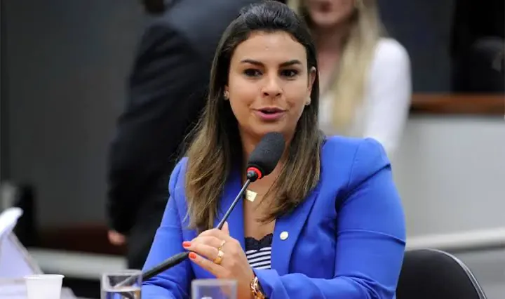 Justiça Eleitoral acata recurso e anula por completo multa de R$ 53 mil aplicada a Mariana Carvalho e seu vice