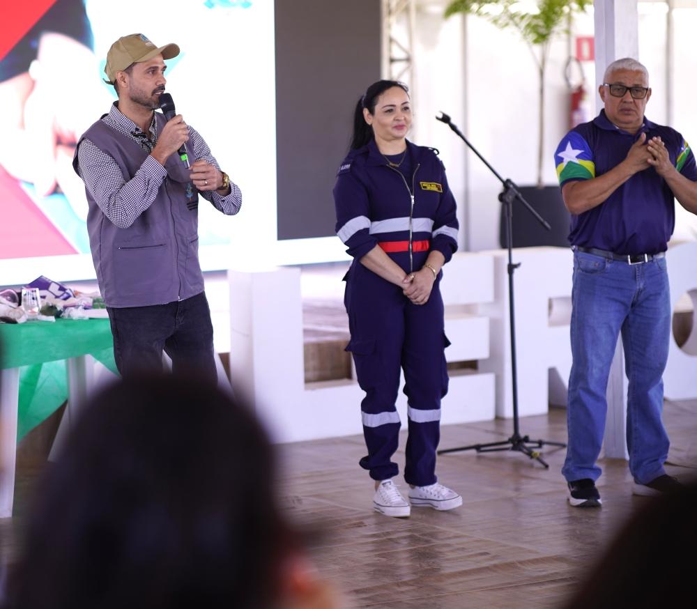 Presidente da Alero parabeniza ações da Escola do Legislativo de Rondônia durante a 8ª Expobur