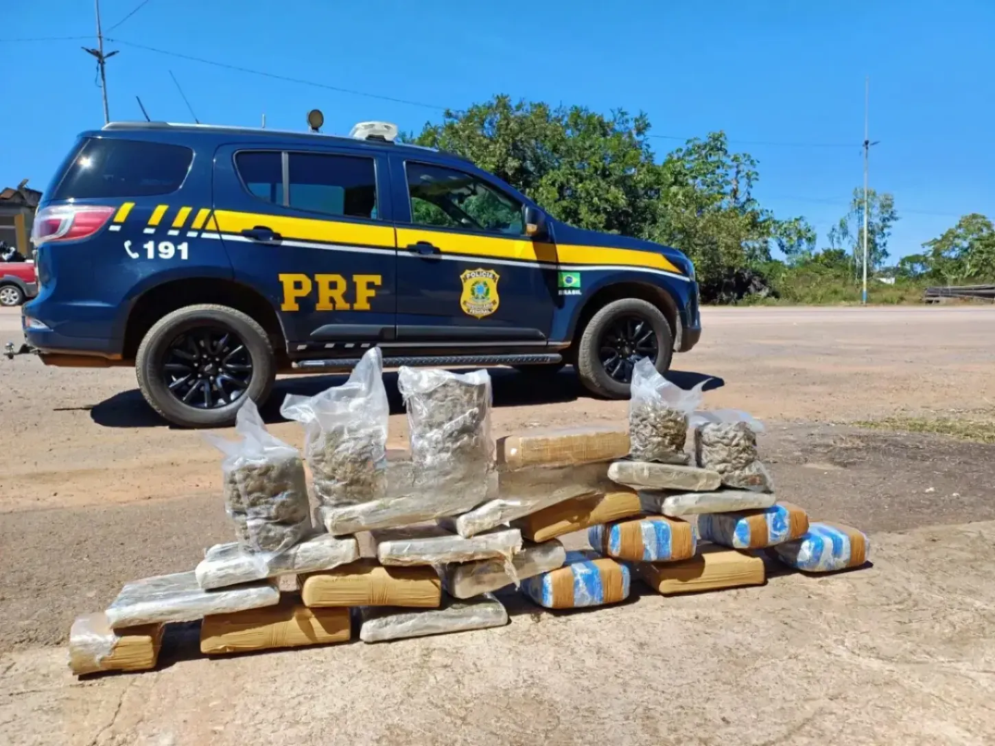 PRF prende jovem com 23 quilos de skunk a caminho de Porto Velho