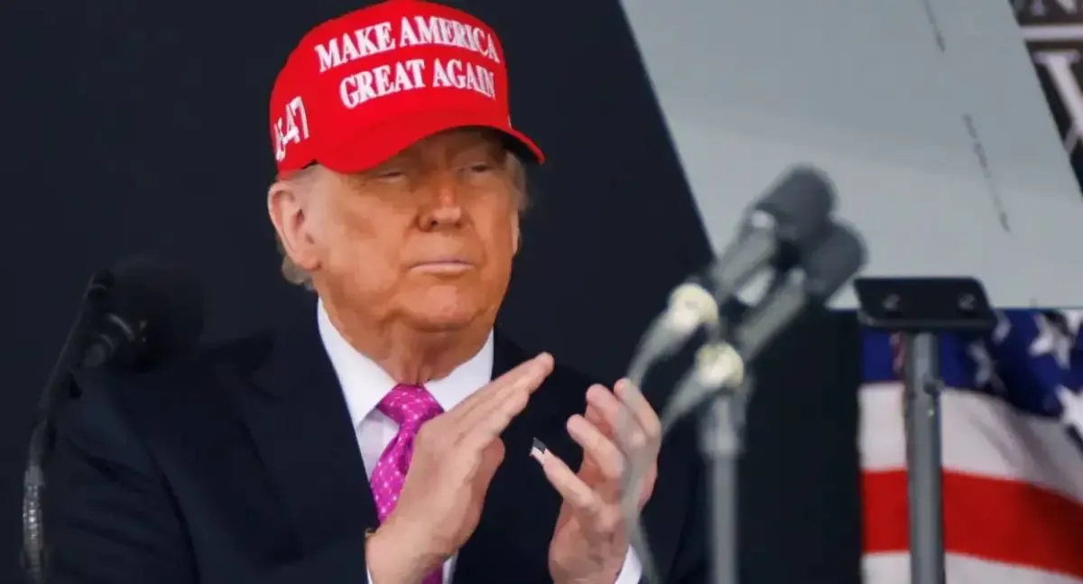 Trump ameaça UE e México com tarifas de 30% em escalada de guerra comercial