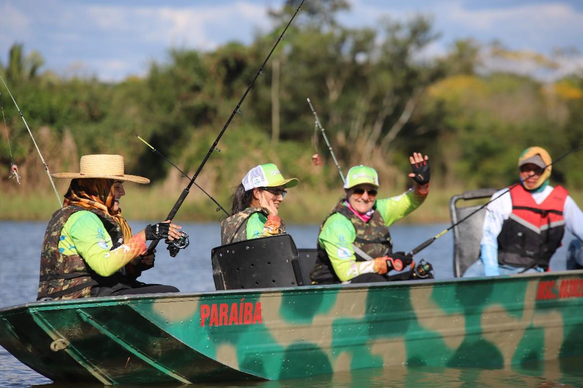 Vila Calderita: Festival Elas Pescando já tem mais de 55 barcos inscritos; turistas poderão degustar costelão e tambaqui