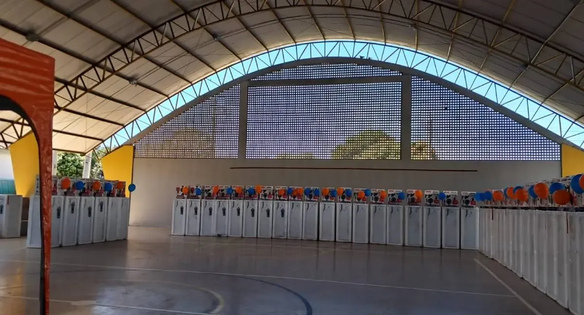 50 famílias são beneficiadas com a troca de geladeiras e ventiladores por equipamentos novos e mais econômicos