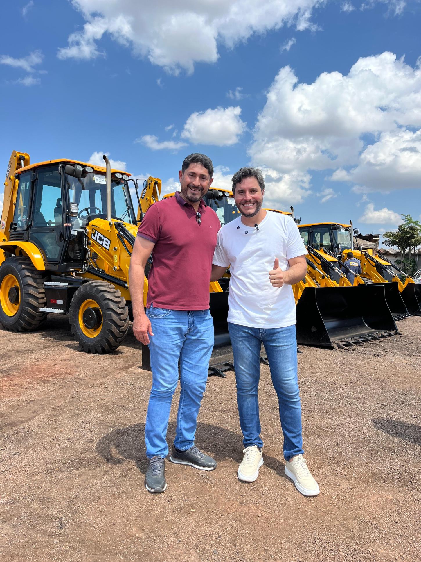 A pedido do vereador Márcio Pacele, Deputado Federal Maurício Carvalho garante retroescavadeiras para os distritos da Ponta do Abunã