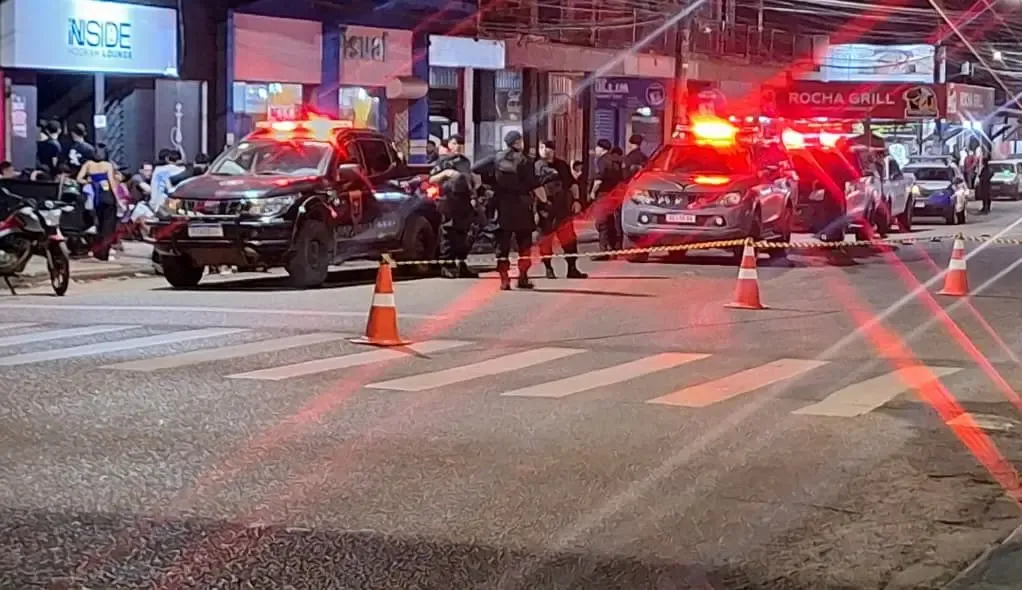 Acadêmica tem celular roubado por morador de rua armado com faca no Centro de Porto Velho