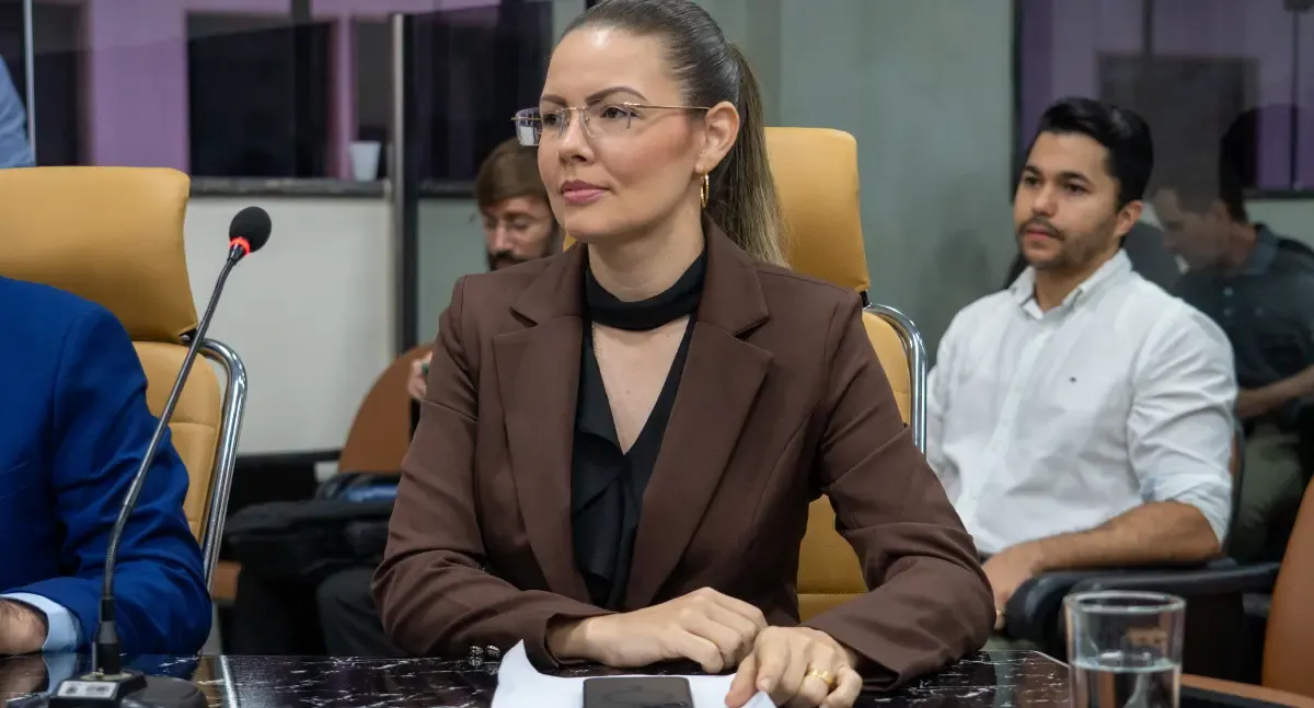 Após pedido de Sofia Andrade, Eco Rondônia limpa trecho da Av. Chiquilito Erse em Porto Velho