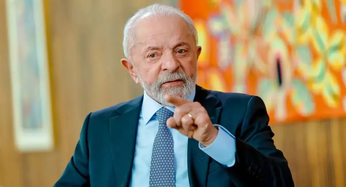 Lula estuda proibir redes sociais para menores de 16 anos