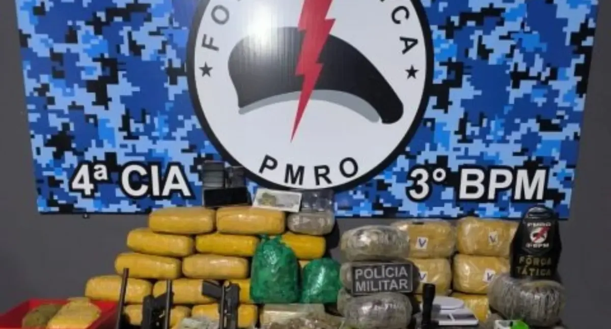 PM de Rondônia desmantela depósito de drogas em Cerejeiras e apreende 45 kg de entorpecentes, armas e R$ 64 mil em operação