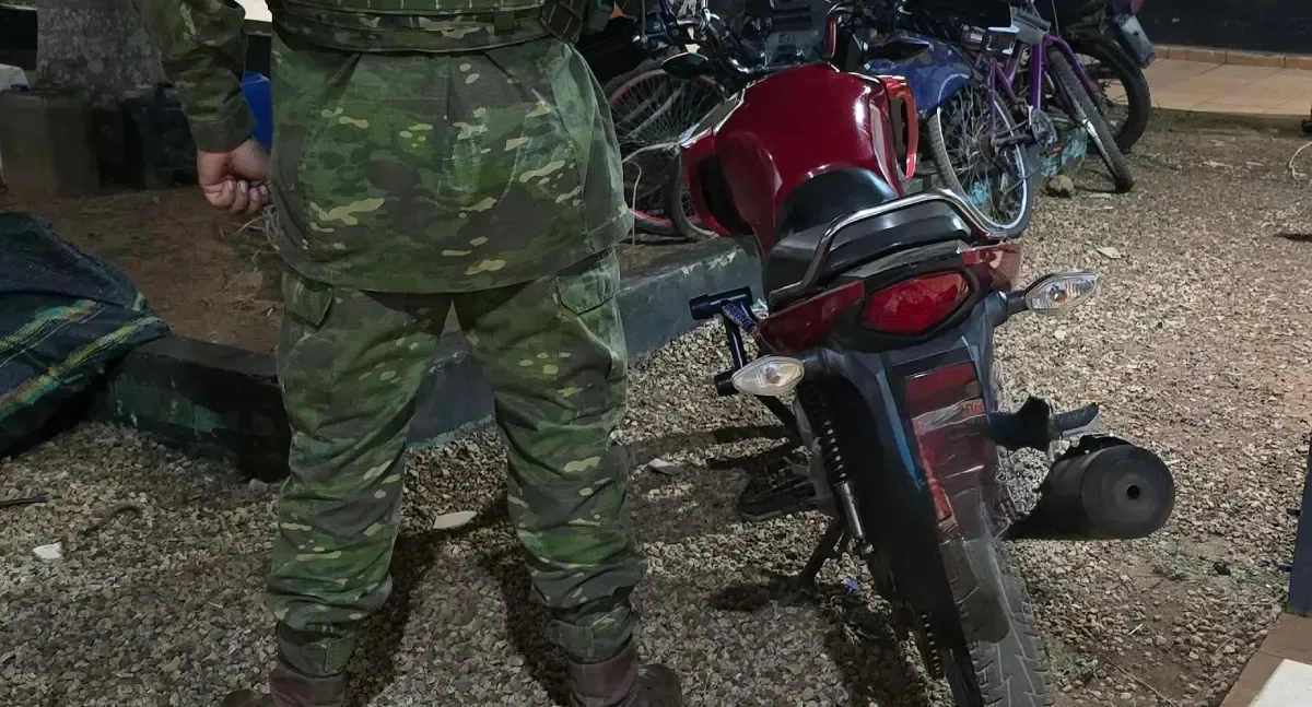 Polícia Militar apreende moto clonada em Guajará-Mirim durante operação na fronteira de Rondônia