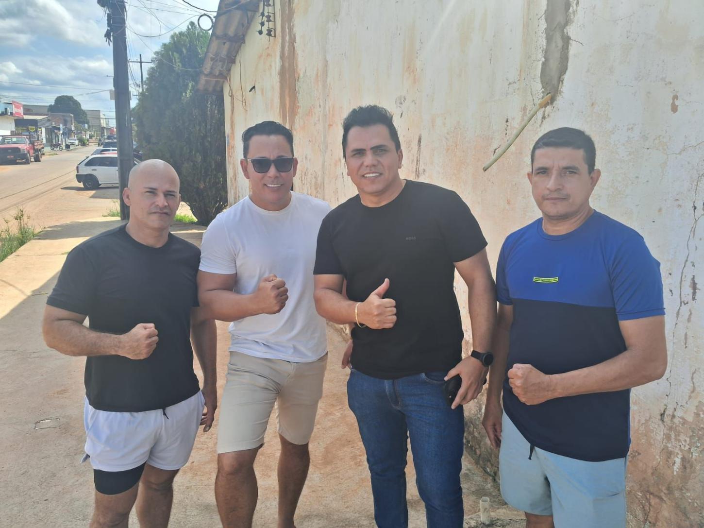 Serviço de tapa buraco é realizado na zona sul a pedido do vereador Edimilson Dourado