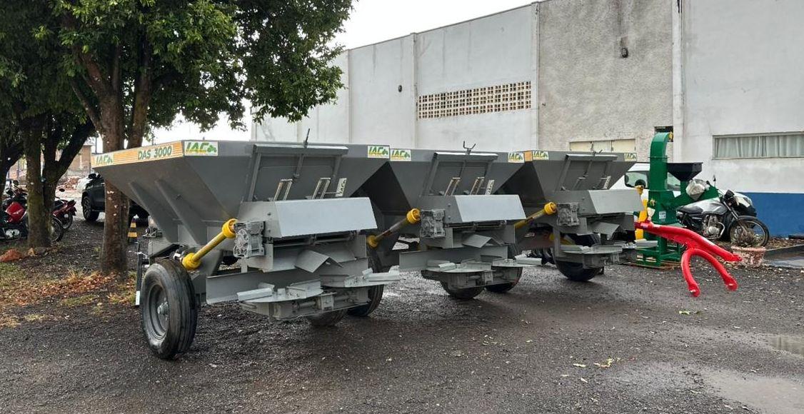 Alan Queiroz entrega R$ 100 mil em implementos agrícolas para o município de Vilhena