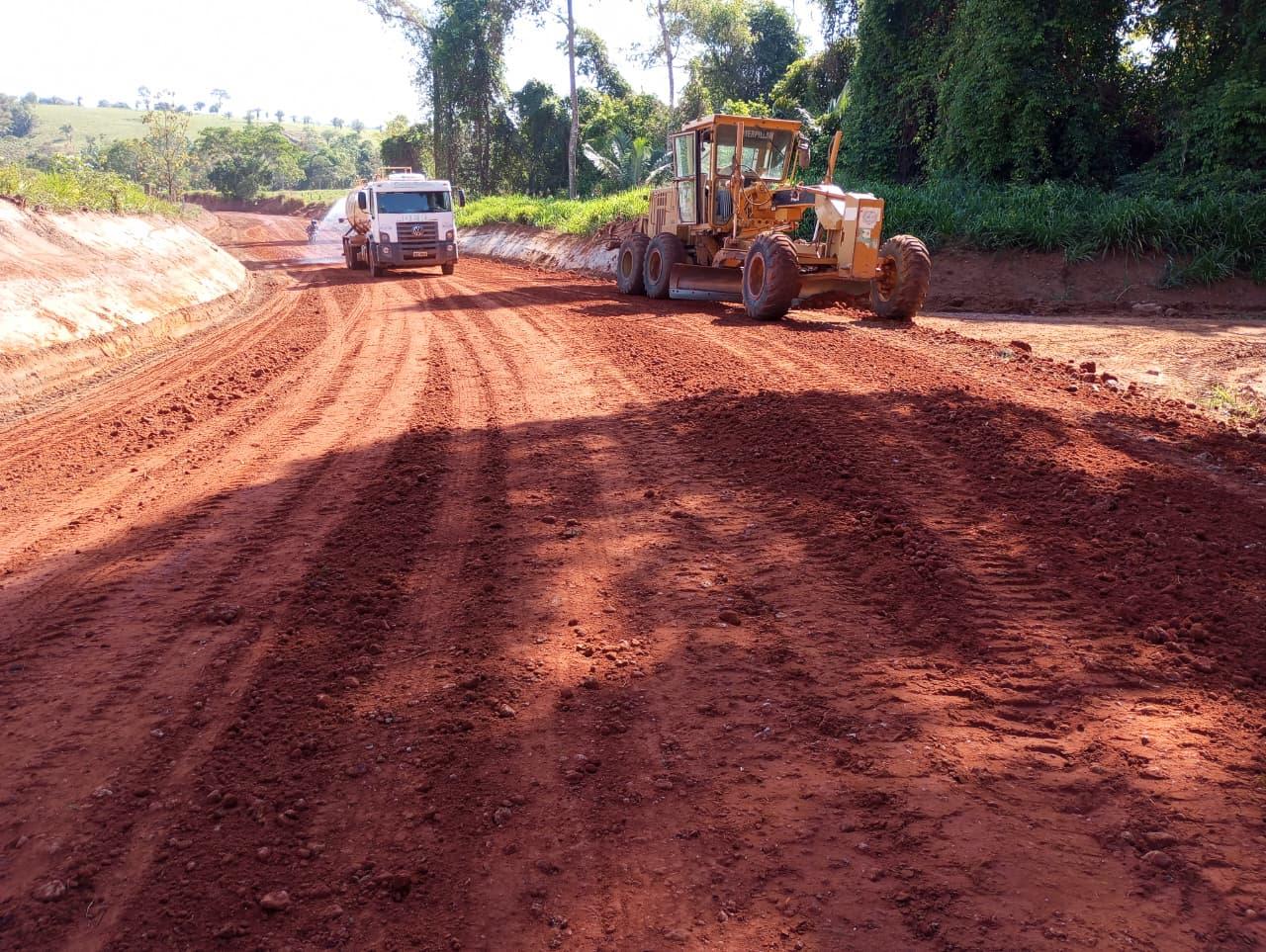 Alta Floresta: Governo de Rondônia executa melhorias históricas na RO-135 após indicação do deputado Jean Oliveira
