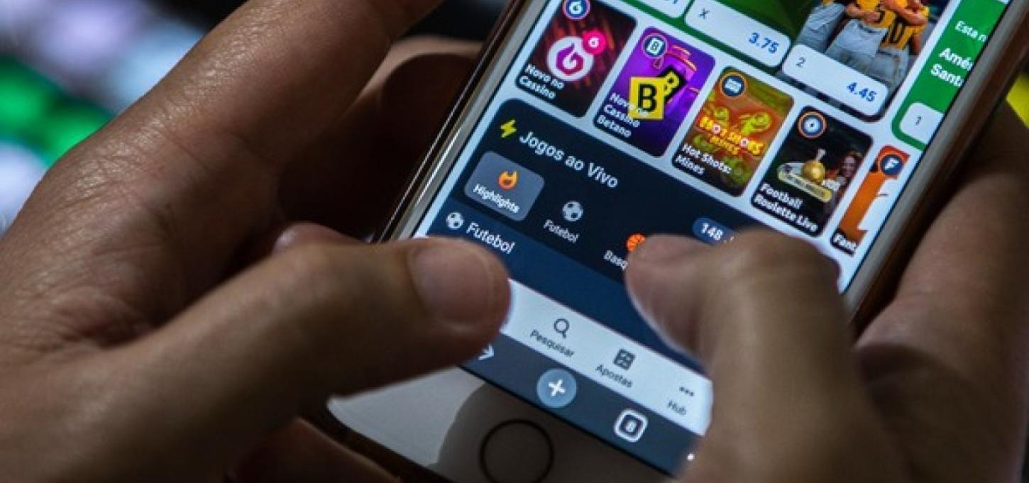 Anatel bloqueia mais de 18 mil sites de apostas ilegais no Brasil