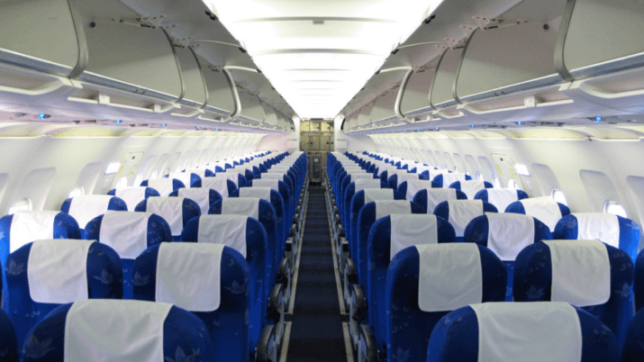 Assentos “em pé” em aviões: realidade prevista para 2026 ou mito ainda?