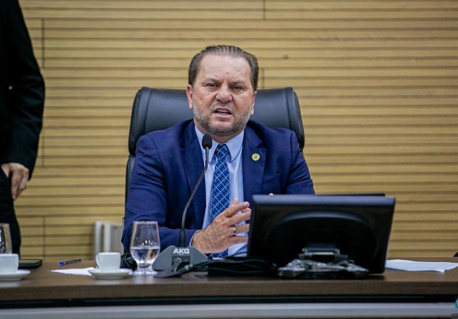 Cacoal: Cirone Deiró busca recursos para escolas afetadas pelas chuvas