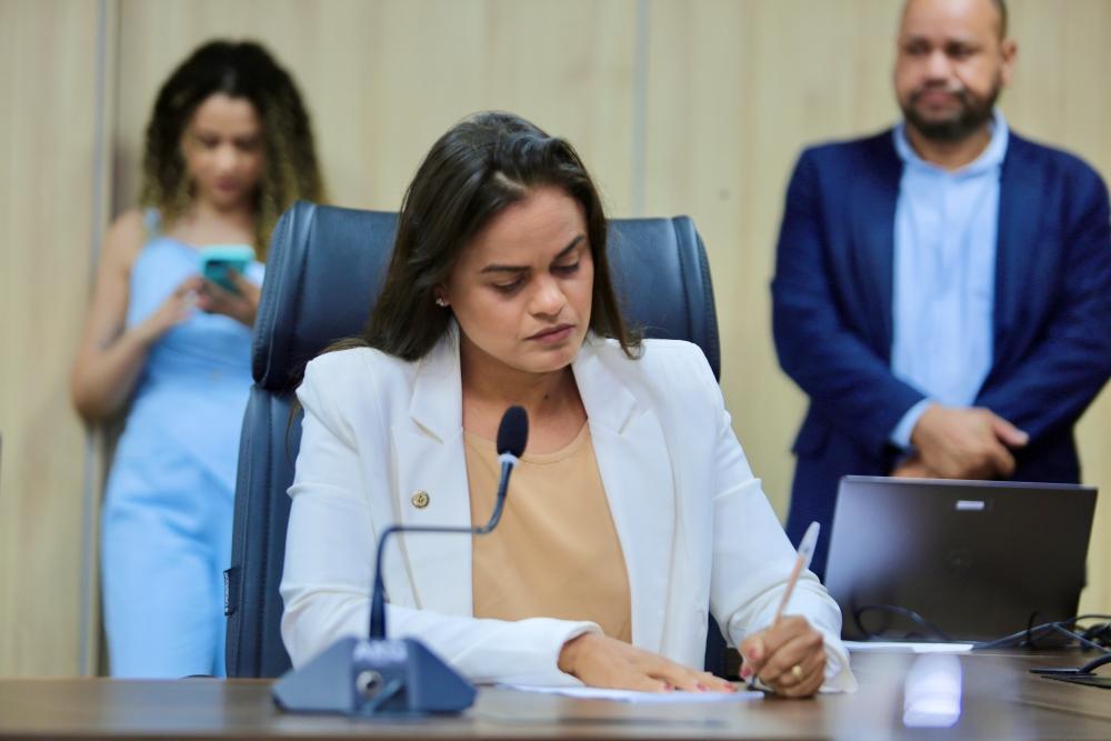 Deputada Dra. Taíssa apresenta projeto para regulamentar internação e tratamento de dependentes químicos em Rondônia